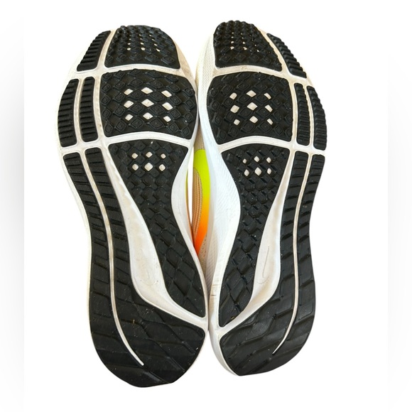 Nike Men's Air Zoom Pegasus 40 Road Running Shoes - Picture 3 of 5